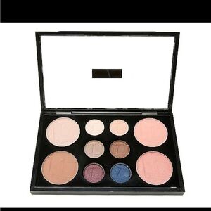 Ready to Wear Eyeshadow Palette